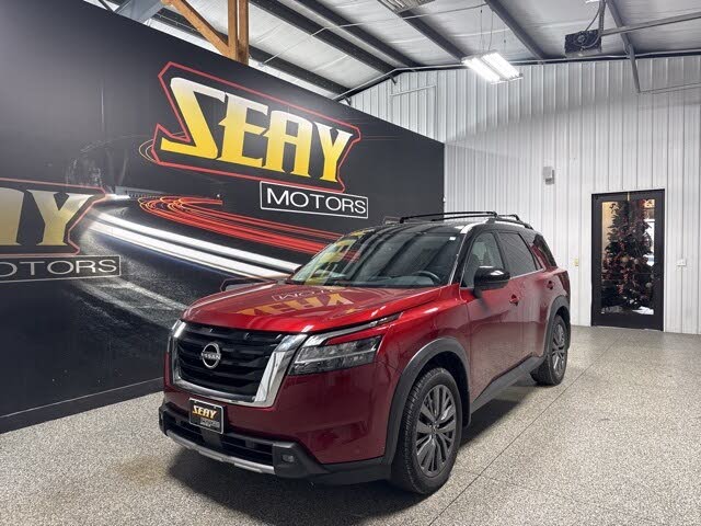 2022 Nissan Pathfinder SL FWD