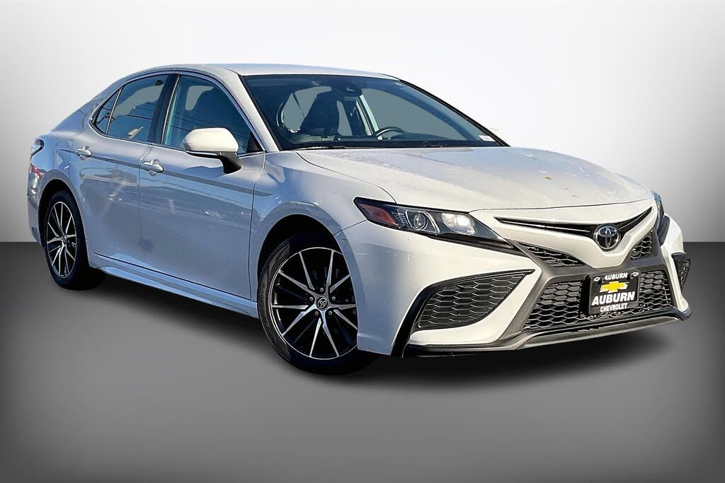 2022 Toyota Camry SE FWD