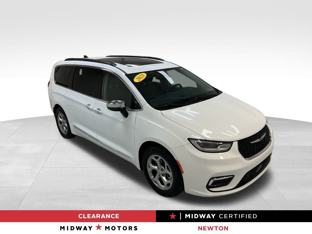 2023 Chrysler Pacifica Limited FWD