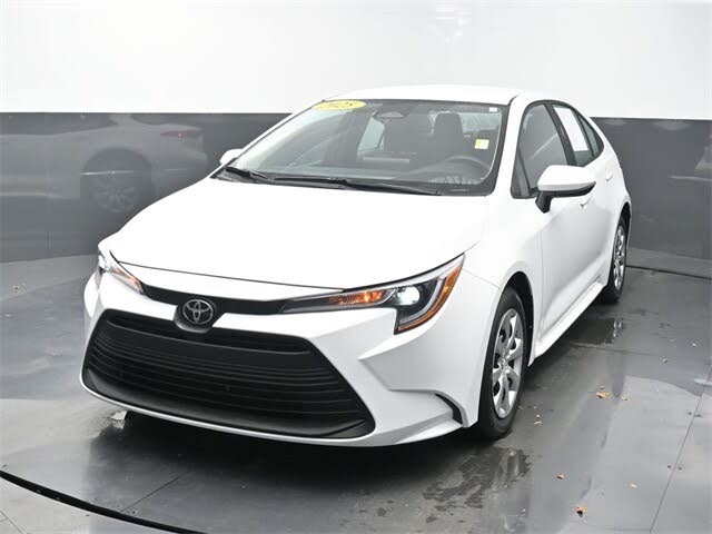2025 Toyota Corolla LE FWD