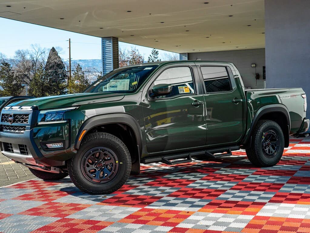 2026 Nissan Frontier PRO-4X Crew Cab 4WD