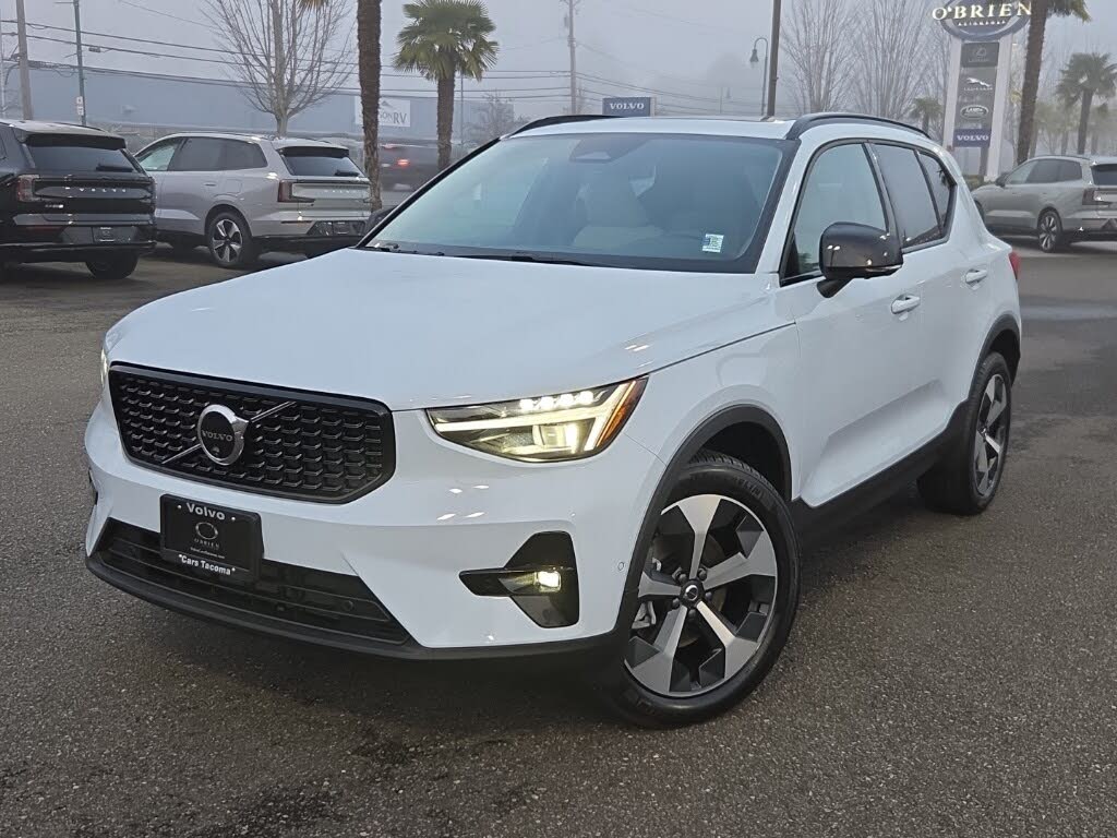 2026 Volvo XC40 B5 Plus AWD