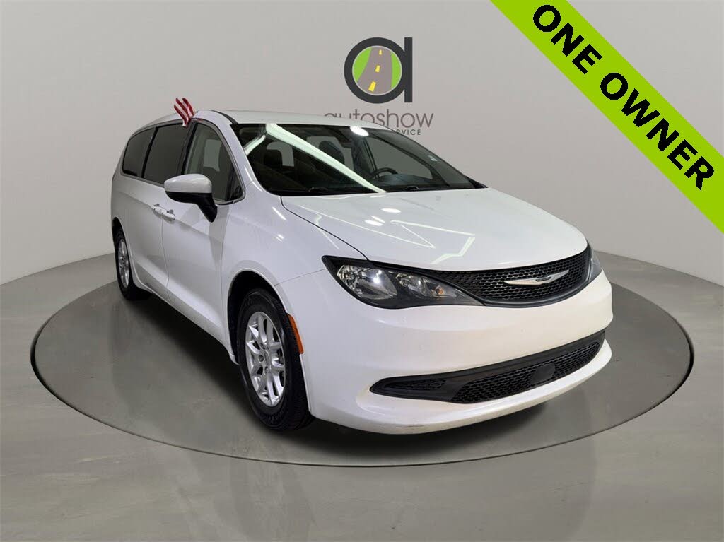 2022 Chrysler Voyager LX FWD