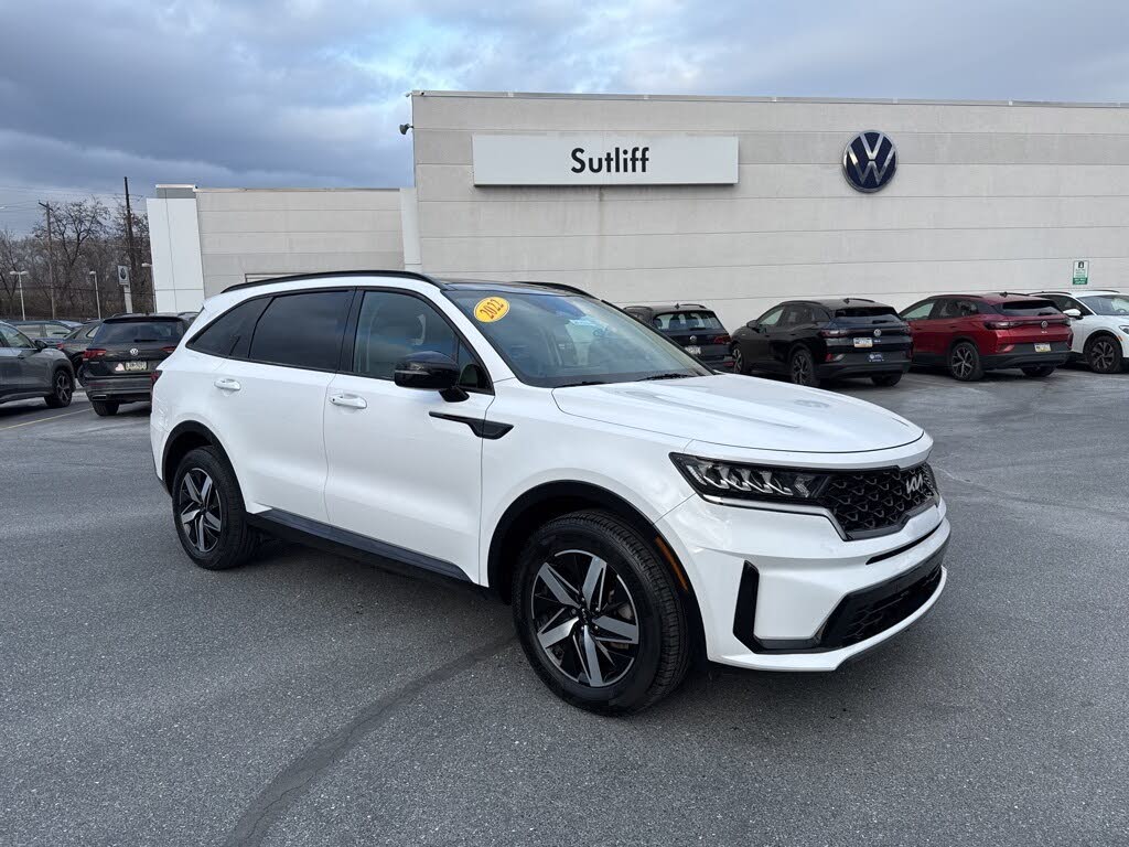 2022 Kia Sorento S FWD