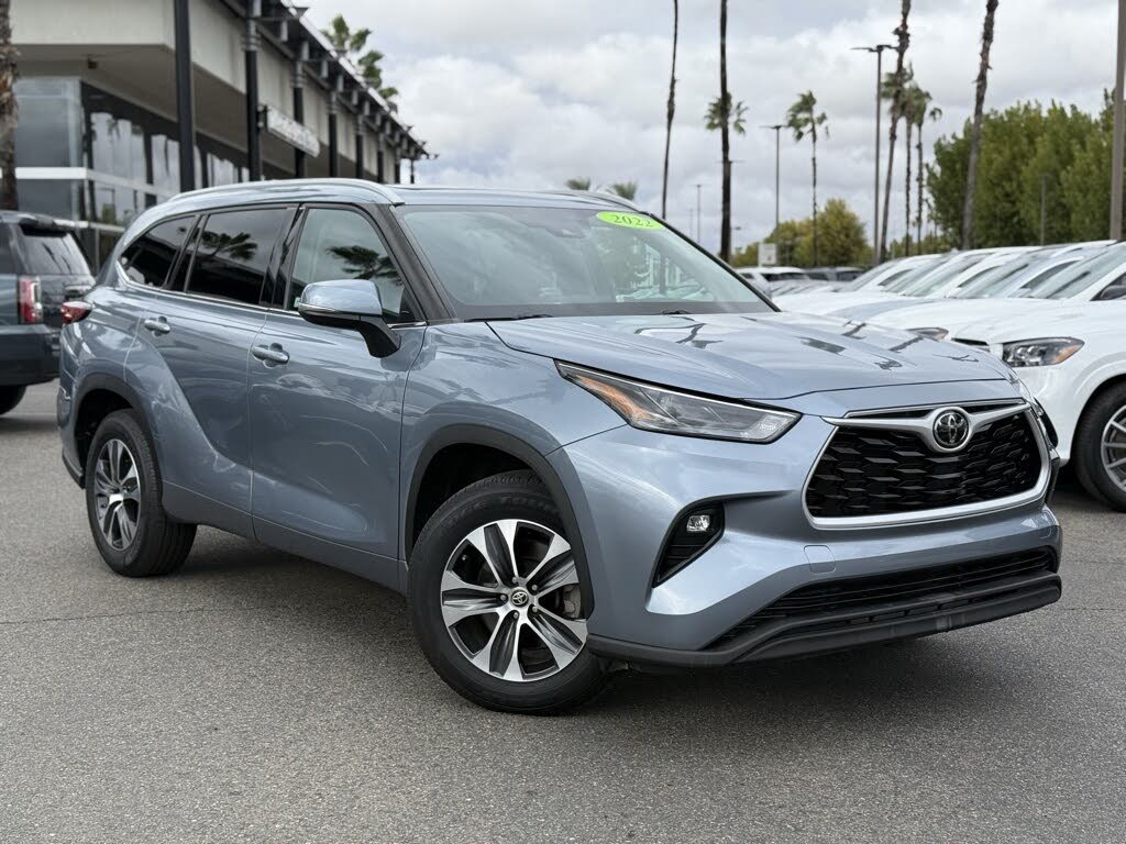 2022 Toyota Highlander XLE FWD