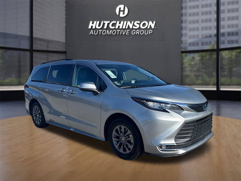 2023 Toyota Sienna XLE 7-Passenger FWD