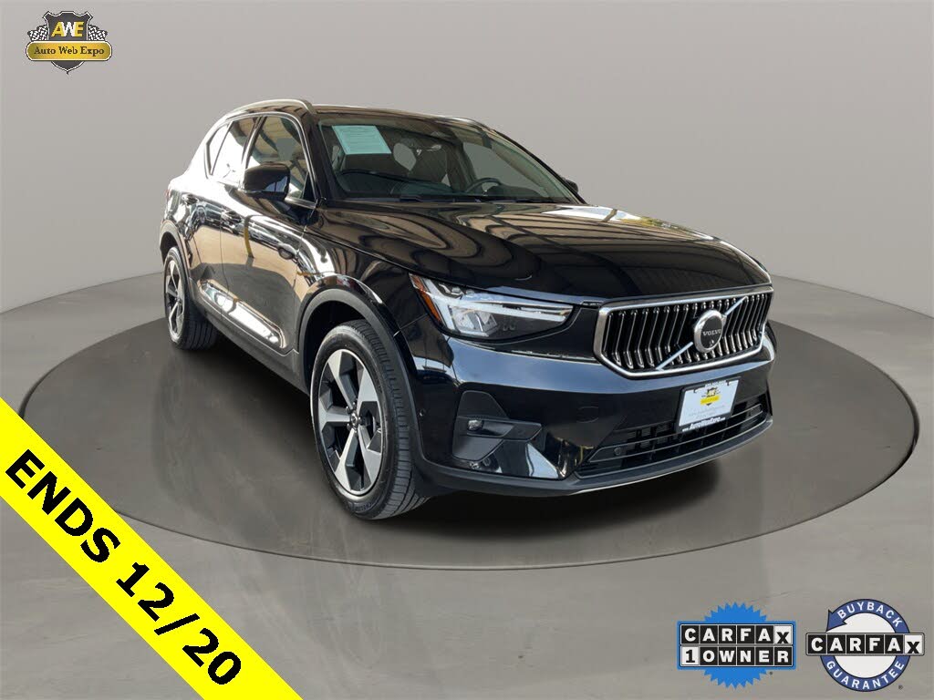 2025 Volvo XC40 B5 Plus Bright Theme AWD