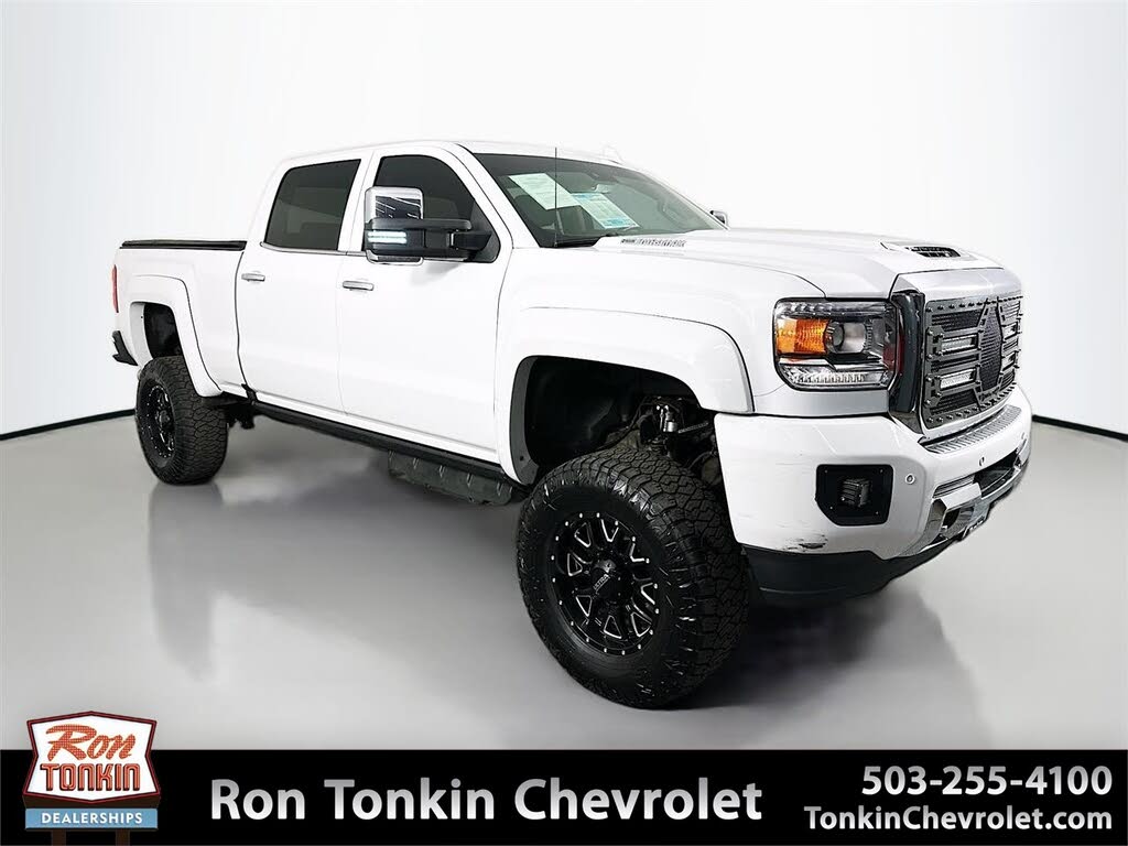 2017 GMC Sierra 2500HD Denali Crew Cab SB 4WD