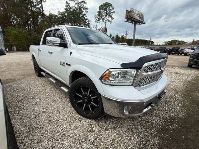 2017 RAM 1500 Laramie Crew Cab 4WD