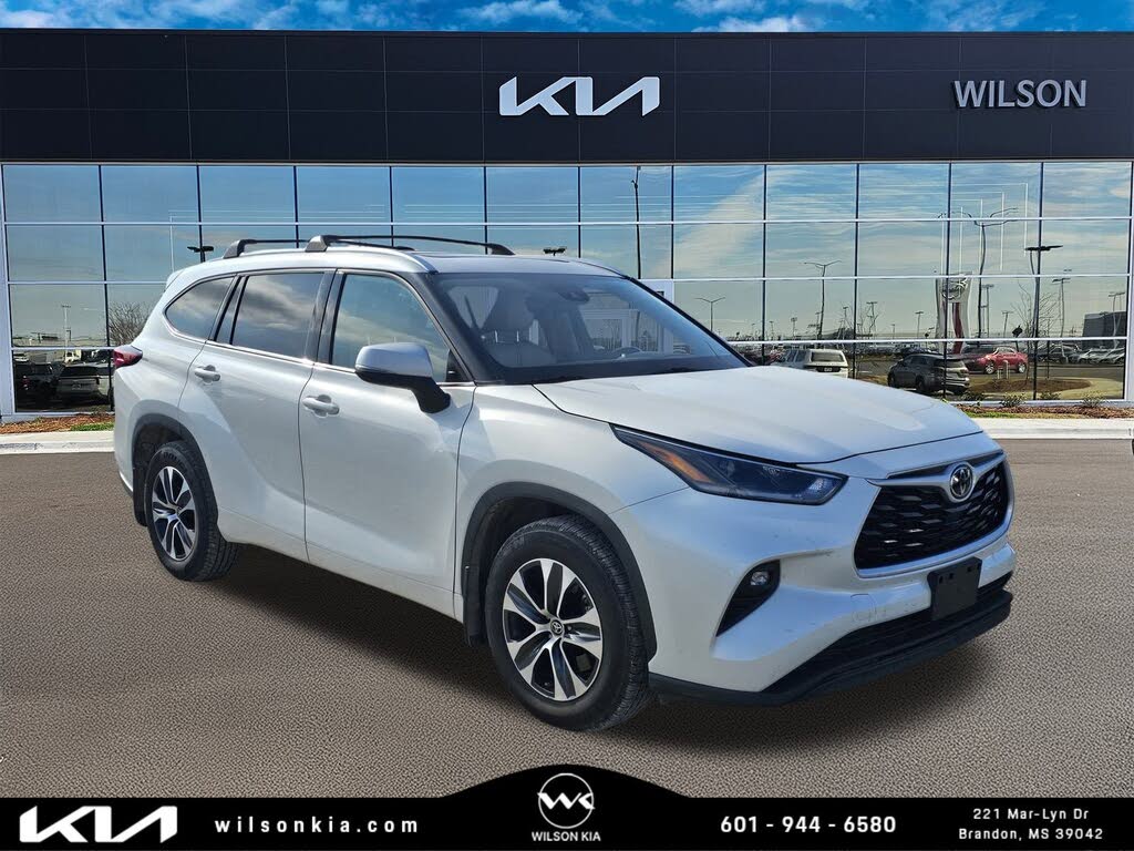 2021 Toyota Highlander XLE FWD