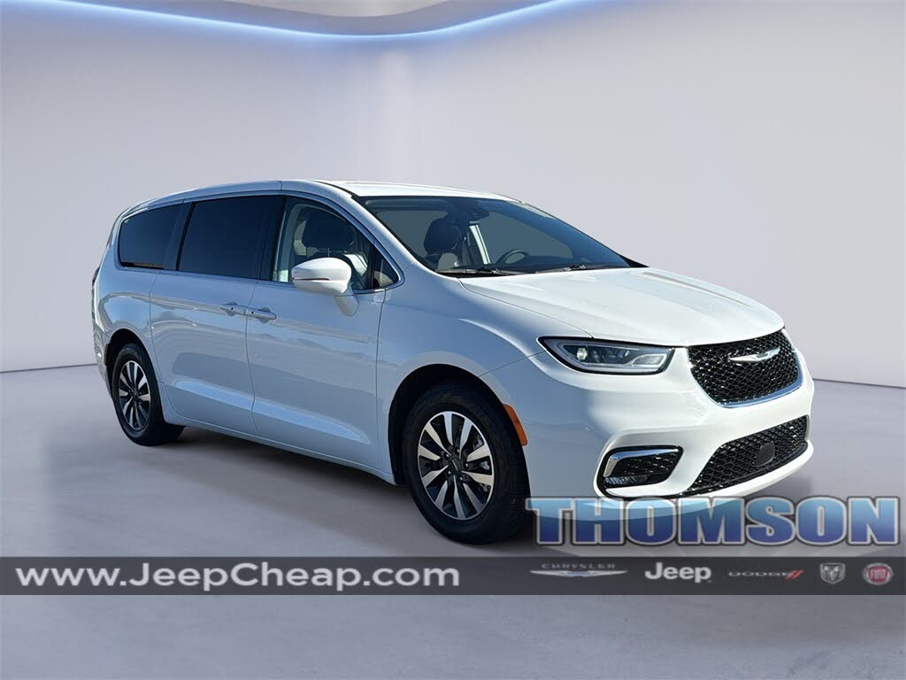 2022 Chrysler Pacifica Hybrid Touring L FWD