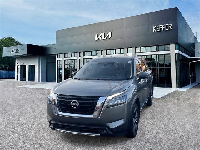 2022 Nissan Pathfinder Platinum FWD