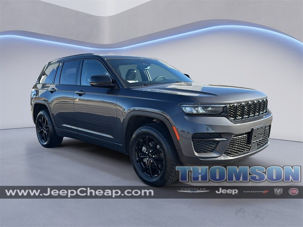 2023 Jeep Grand Cherokee Altitude 4WD