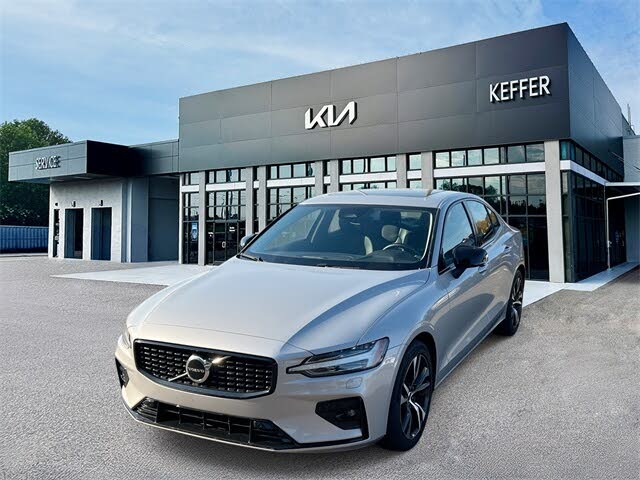 2023 Volvo S60 B5 Core Dark Theme AWD