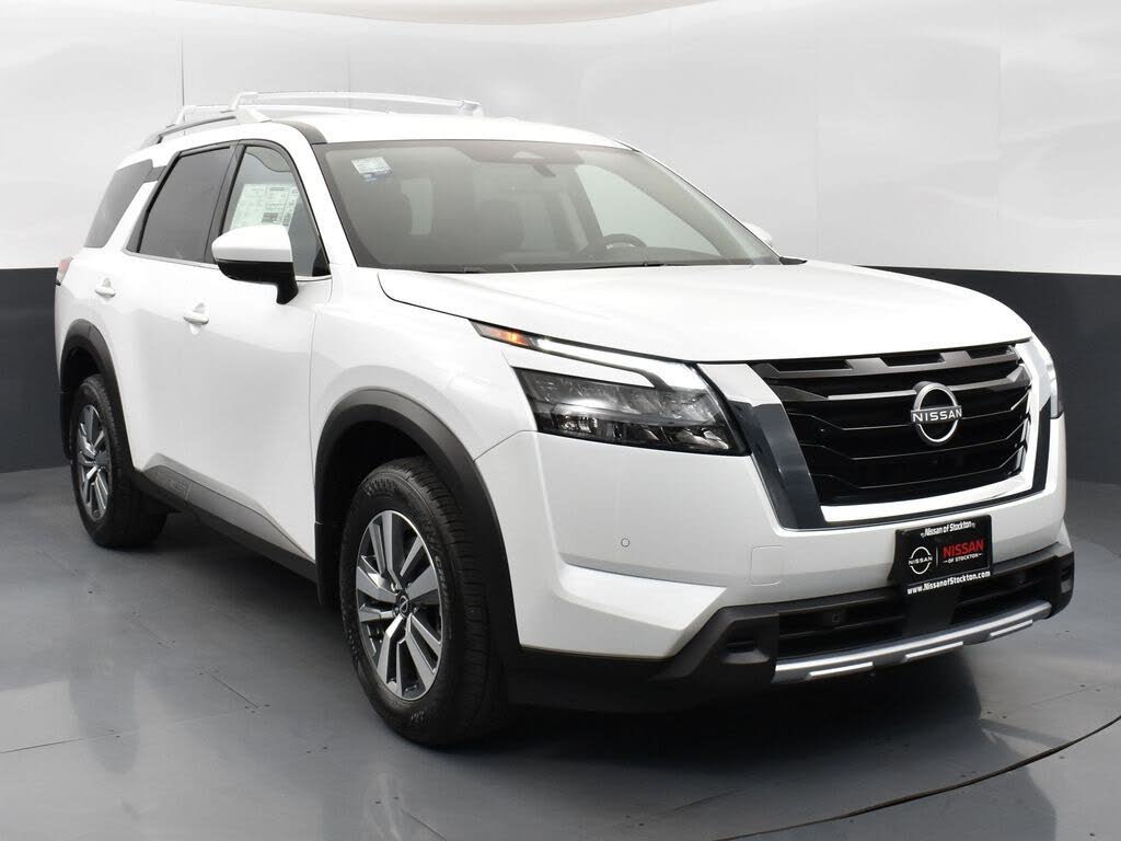 2025 Nissan Pathfinder SL 4WD