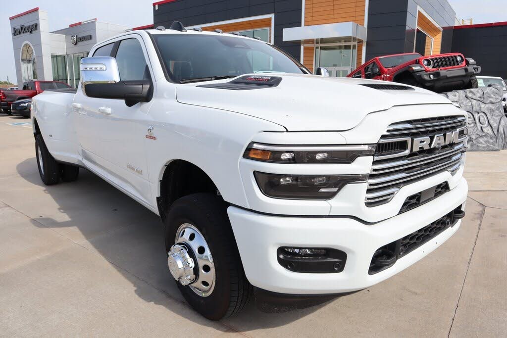 2025 RAM 3500 Laramie Crew Cab LB DRW 4WD
