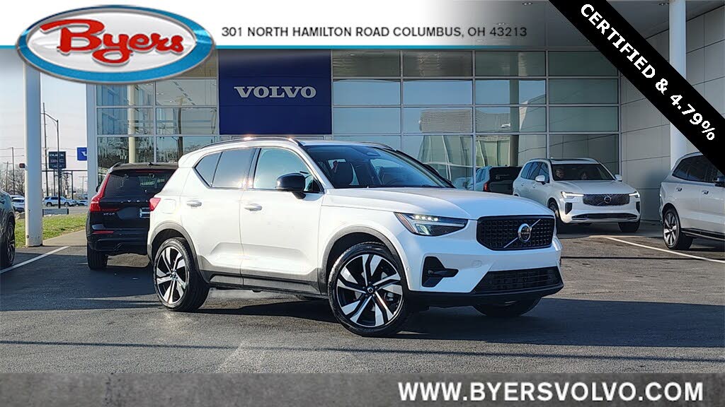 2025 Volvo XC40 B5 Plus Dark Theme AWD