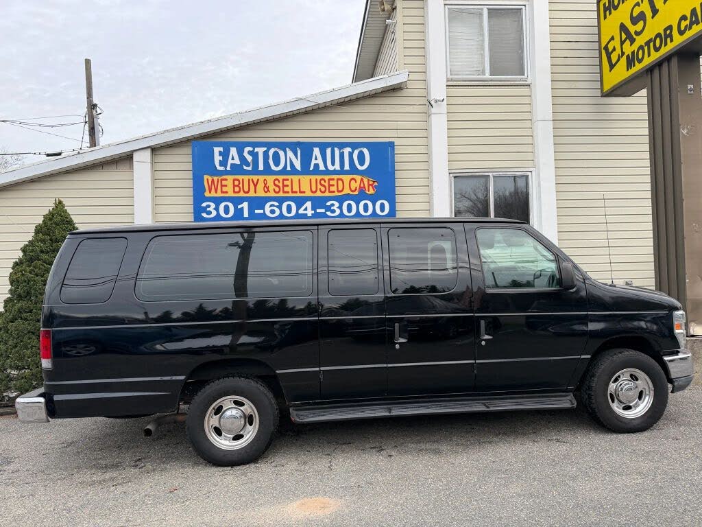 2011 Ford E-Series E-350 XLT Super Duty Extended Passenger Van