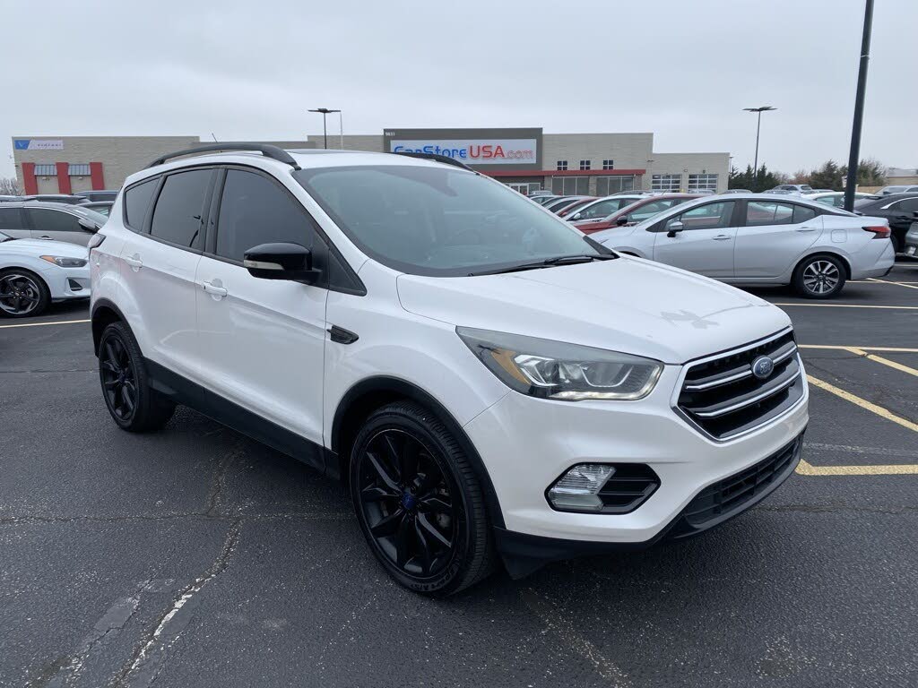 2017 Ford Escape Titanium FWD