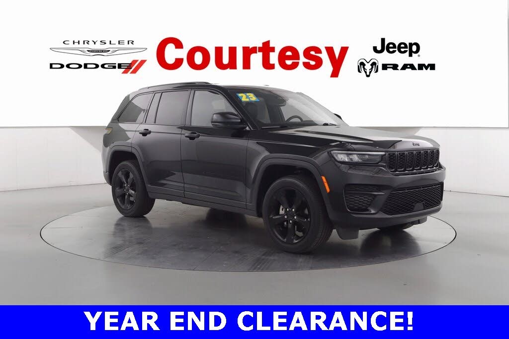 2023 Jeep Grand Cherokee Altitude 4WD