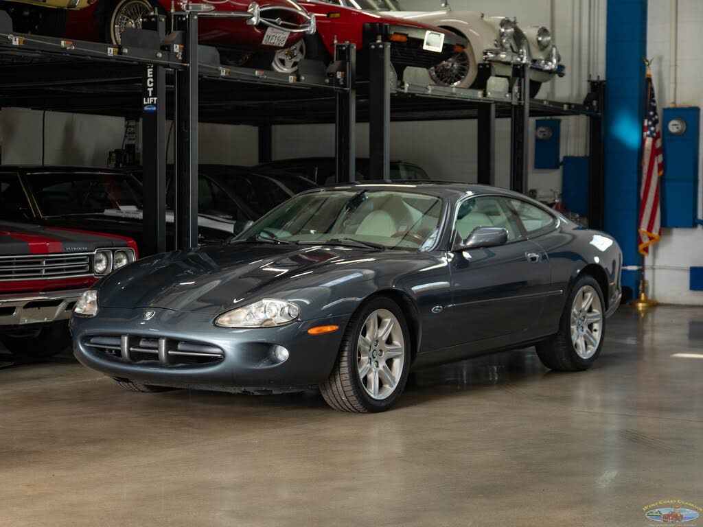 2000 Jaguar XK-Series XK8 Coupe RWD