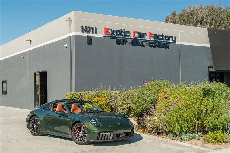 2026 Porsche 911 Targa 4 GTS Cabriolet AWD