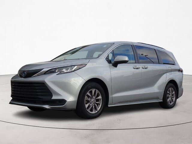 2022 Toyota Sienna LE 8-Passenger FWD