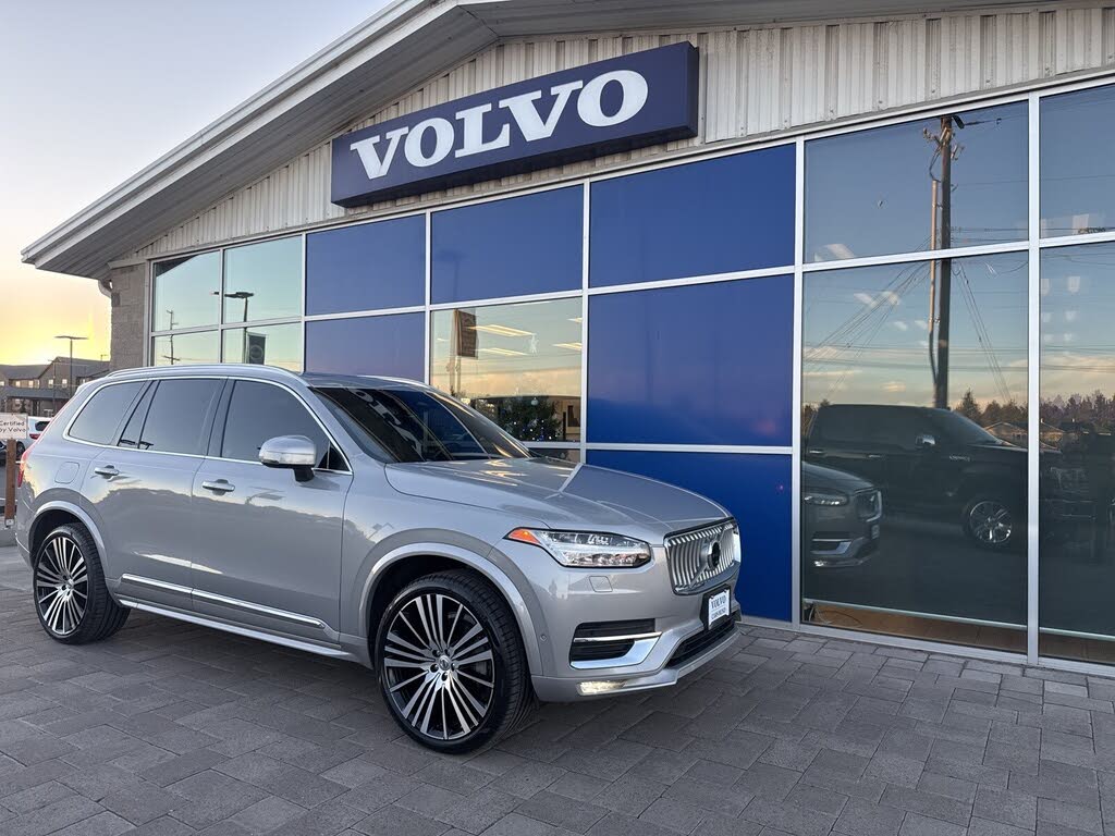 2023 Volvo XC90 B6 Ultimate Bright Theme 7-Passenger AWD