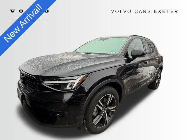 2023 Volvo XC40 B5 Plus Dark Theme AWD