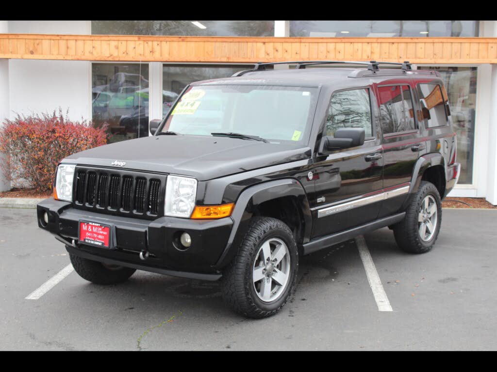 2006 Jeep Commander Base 4WD