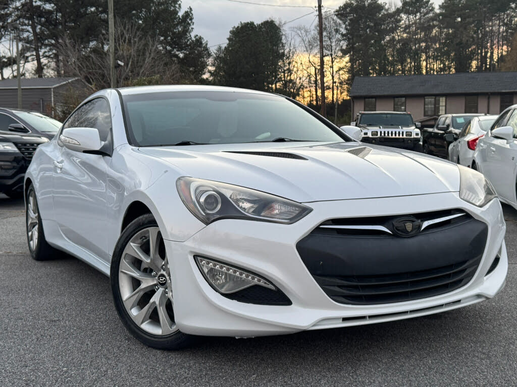 2016 Hyundai Genesis Coupe 3.8 RWD with Gray Interior