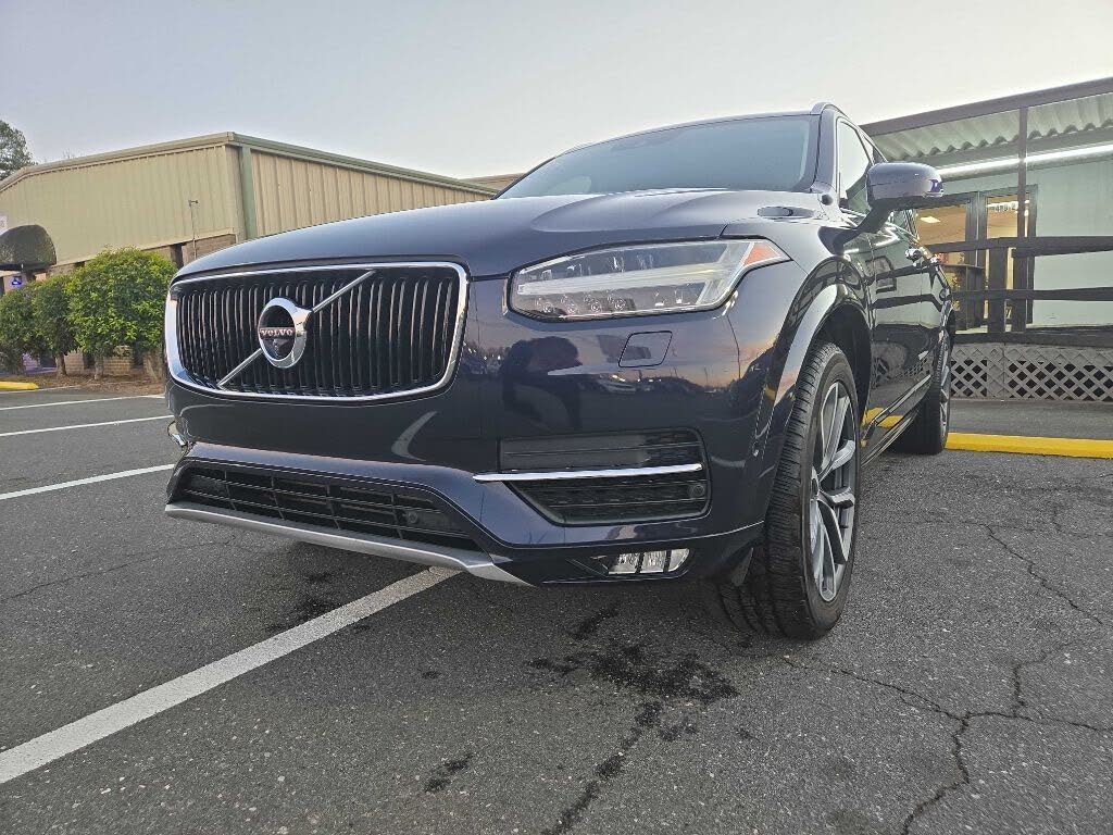 2016 Volvo XC90 T6 Momentum AWD