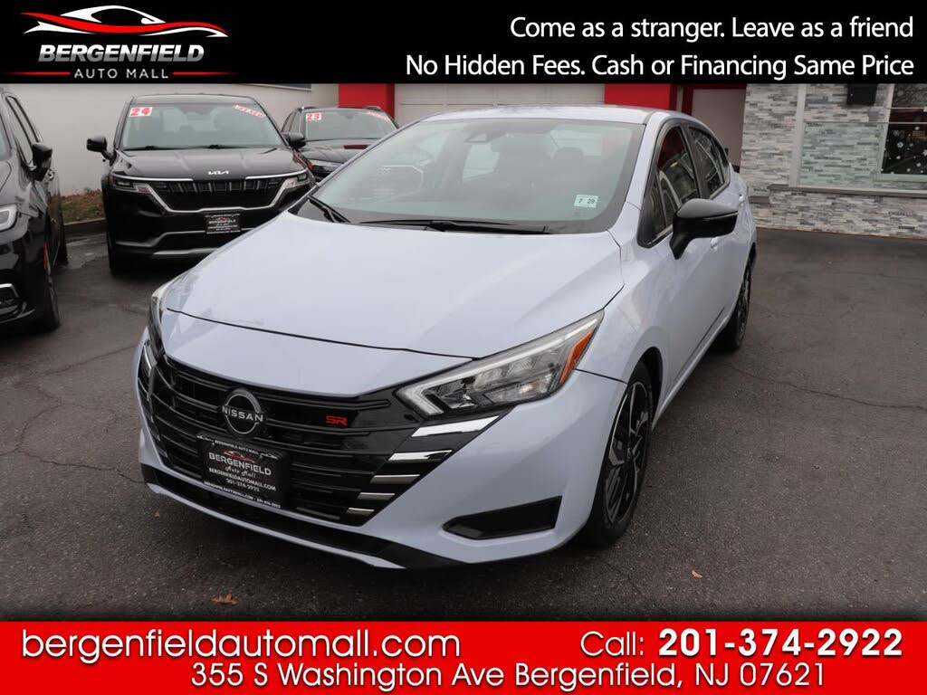 2024 Nissan Versa SR FWD