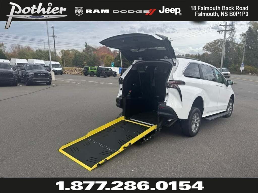 Toyota Sienna XLE 8-Passenger FWD 2025