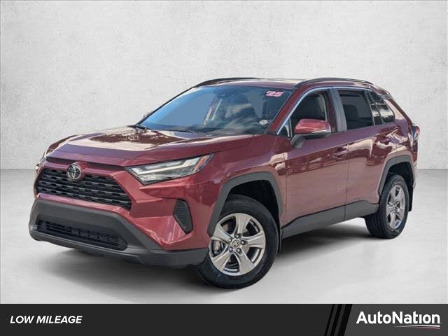 2025 Toyota RAV4 XLE FWD