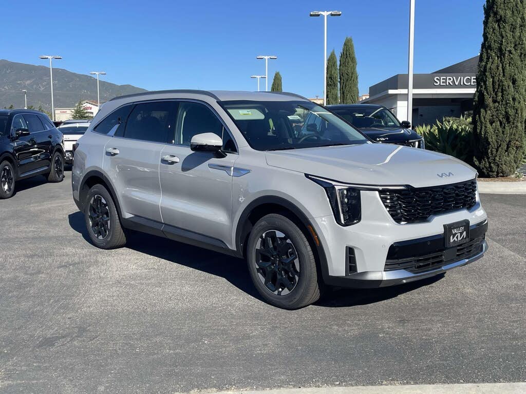 2026 Kia Sorento S FWD