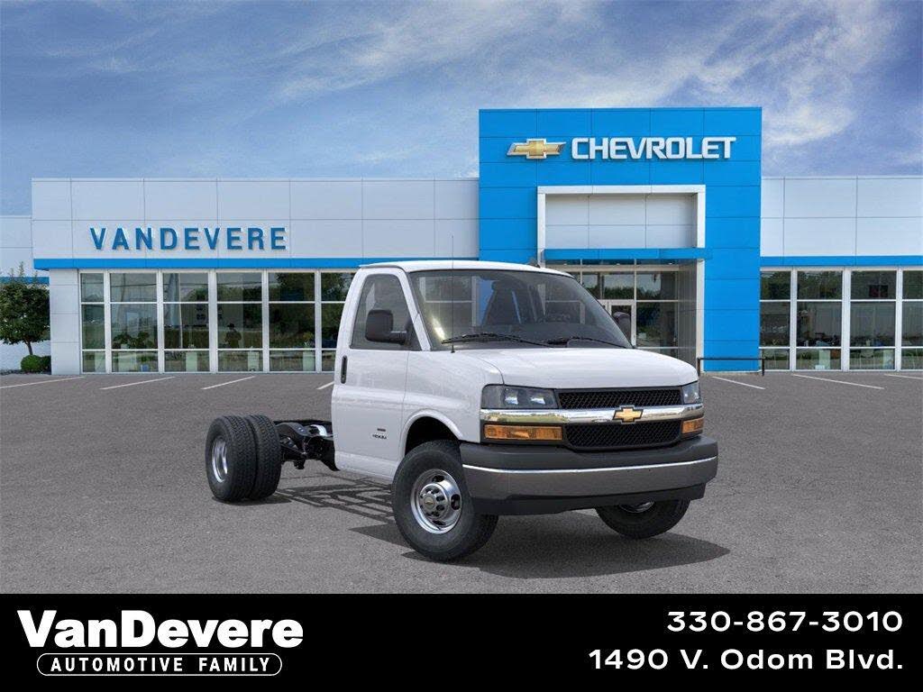2025 Chevrolet Express Chassis 3500 Cutaway 139