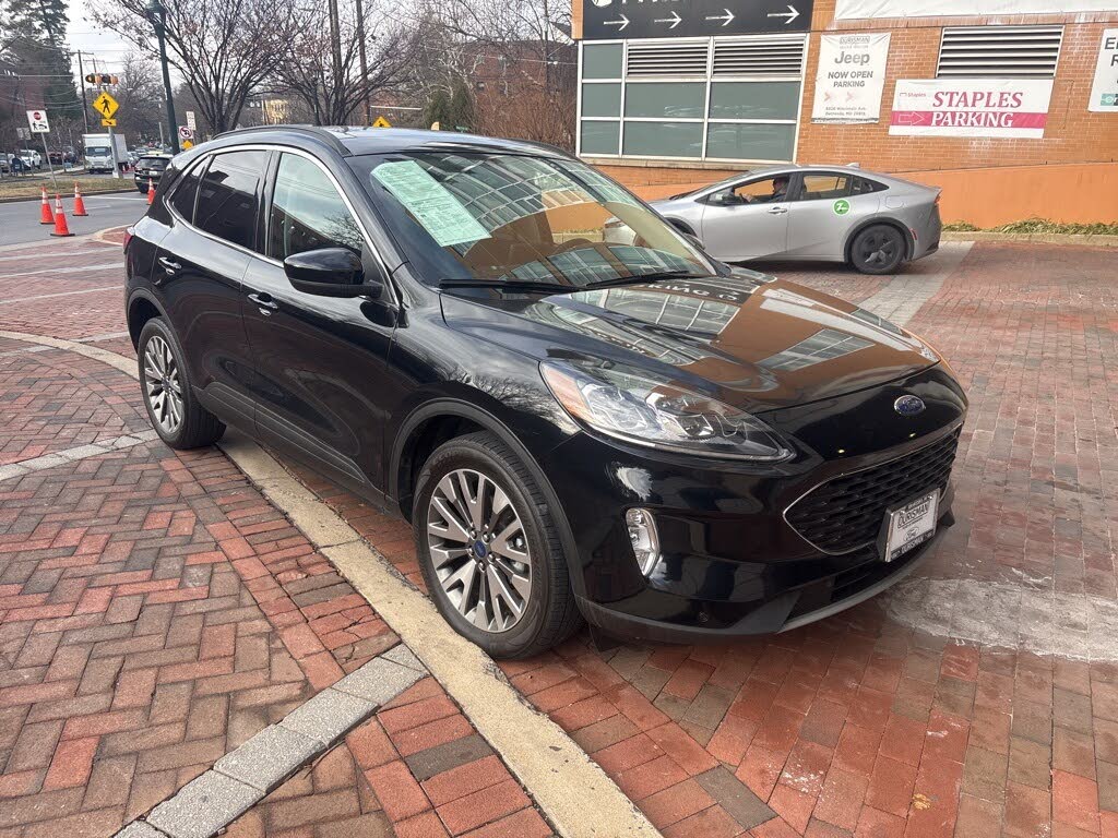 2022 Ford Escape Titanium AWD