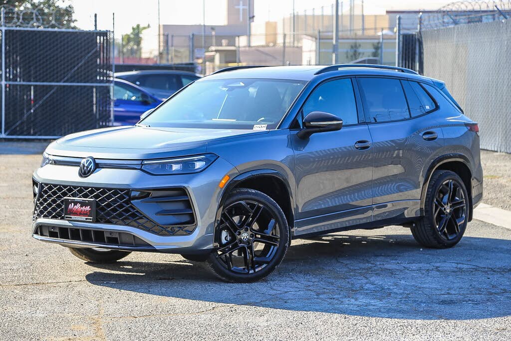 2026 Volkswagen Tiguan SE R-Line Black FWD