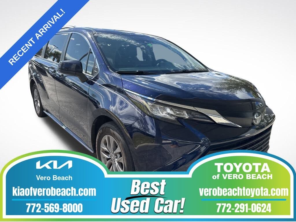 2022 Toyota Sienna XLE 7-Passenger FWD