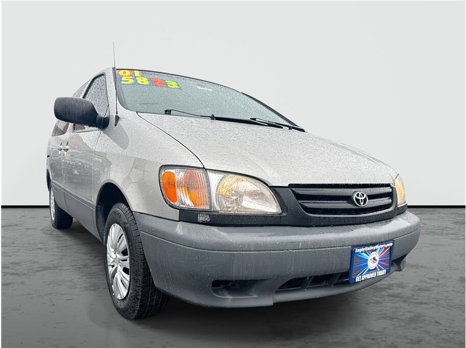 2001 Toyota Sienna LE