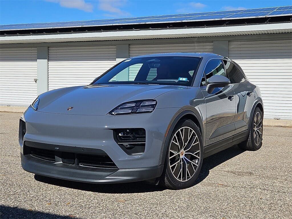 2025 Porsche Macan AWD