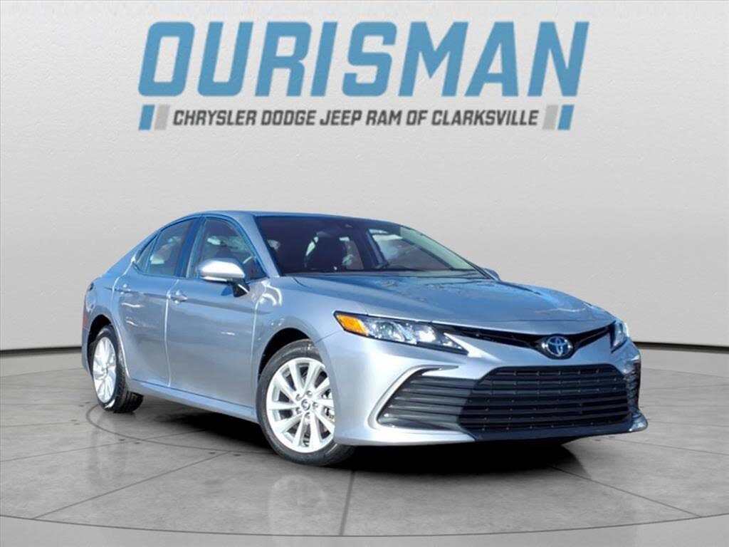 2024 Toyota Camry LE FWD