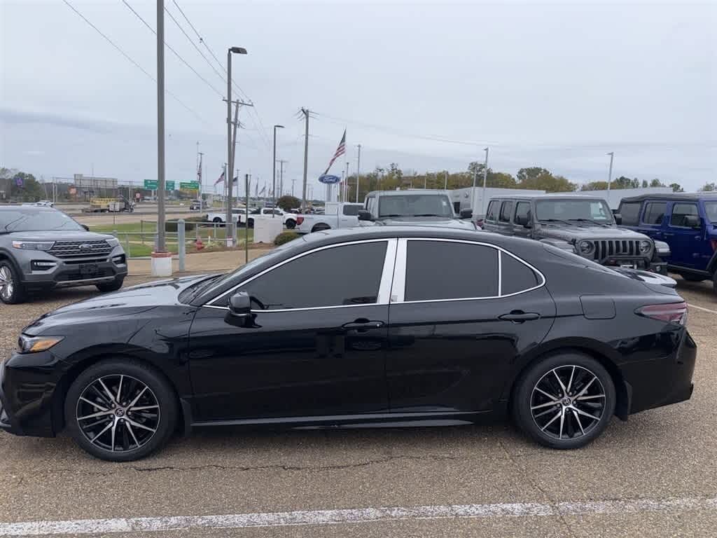 2023 Toyota Camry SE FWD