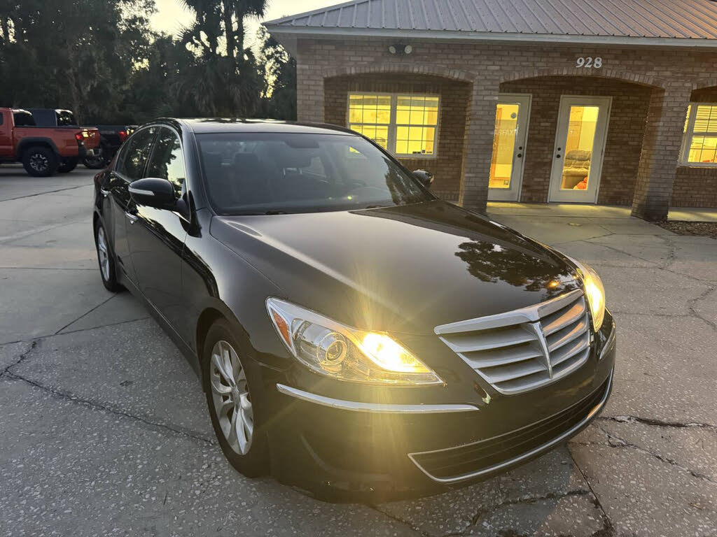 2013 Hyundai Genesis 3.8 RWD