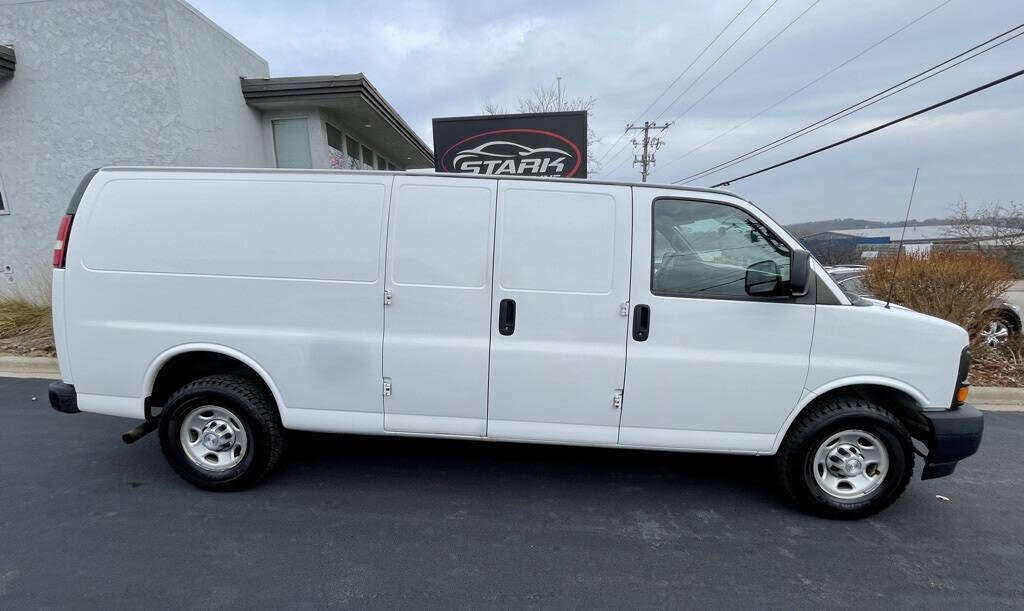 2017 Chevrolet Express Cargo 2500 Extended RWD