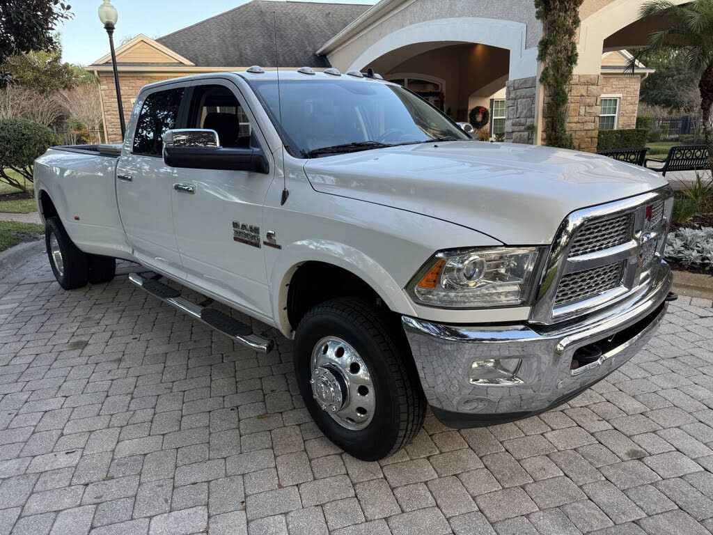 2017 RAM 3500 Laramie Crew Cab LB DRW 4WD