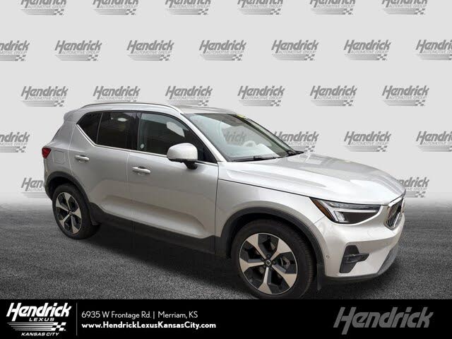2025 Volvo XC40 B5 Plus Bright Theme AWD
