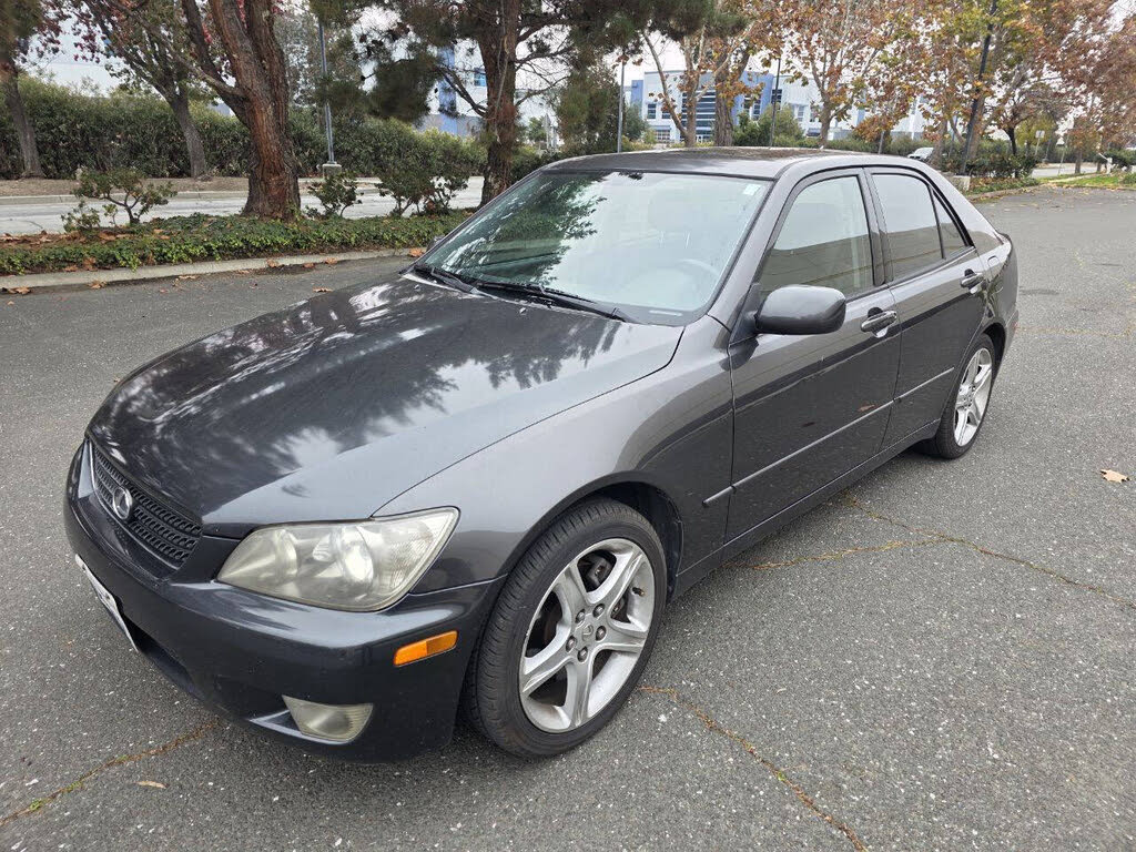 2005 Lexus IS 300 Sedan RWD