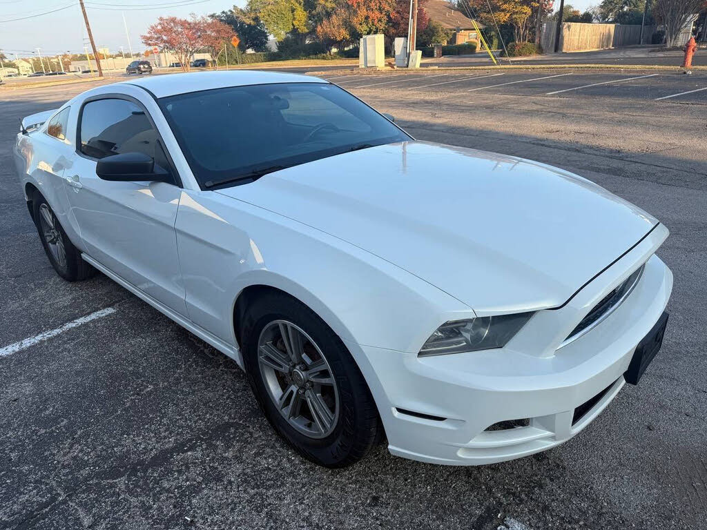 2014 Ford Mustang V6 Coupe RWD